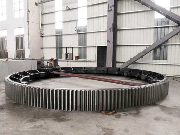 鑄鋼件加工廠家生產(chǎn)大齒輪時(shí)，哪些因素可能導(dǎo)致成品不合格？