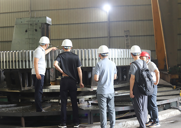 大型鑄鋼件廠家為什么經(jīng)常出現(xiàn)用工短缺的情況？