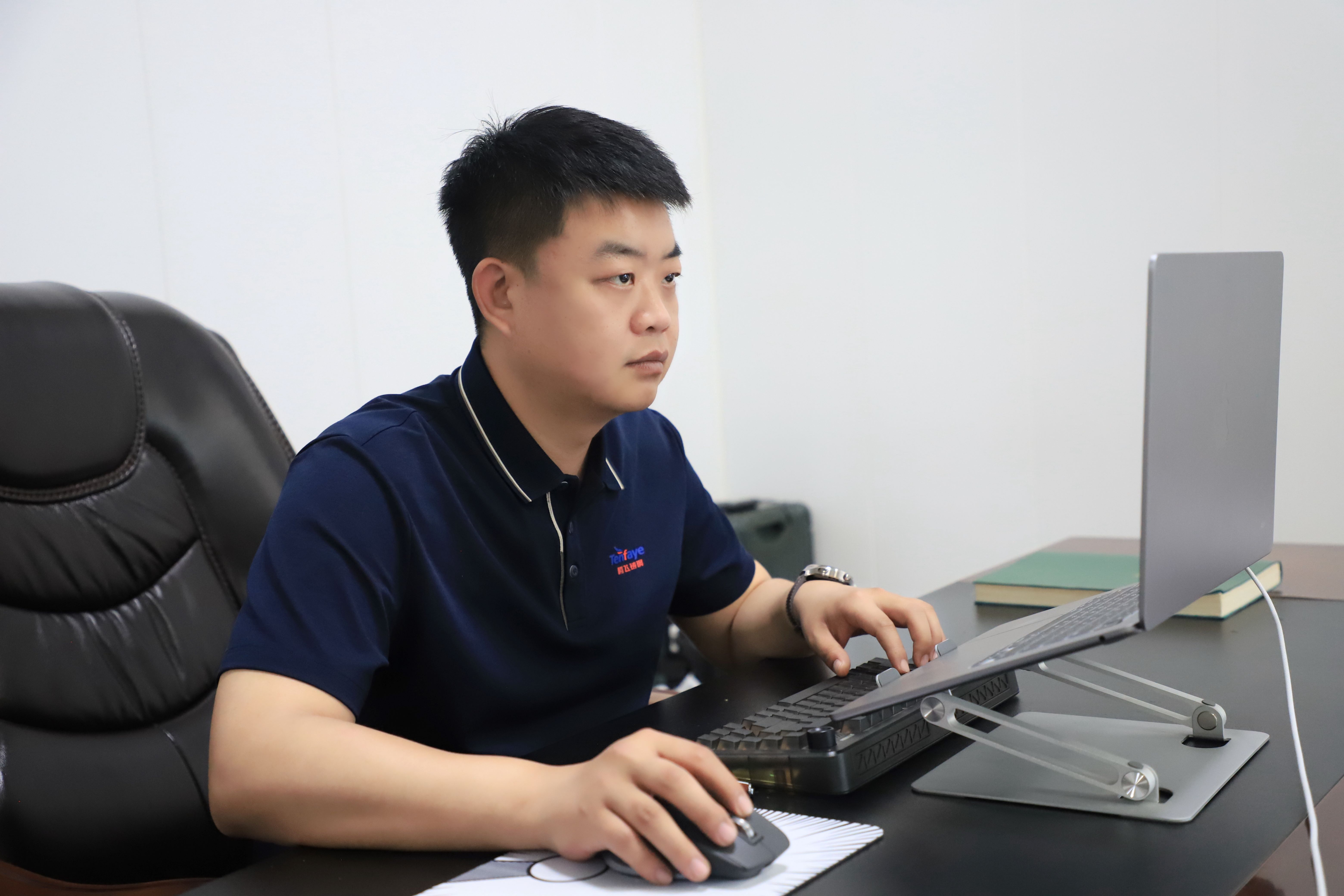 大型鑄鋼廠-騰飛鑄鋼向五四致敬！