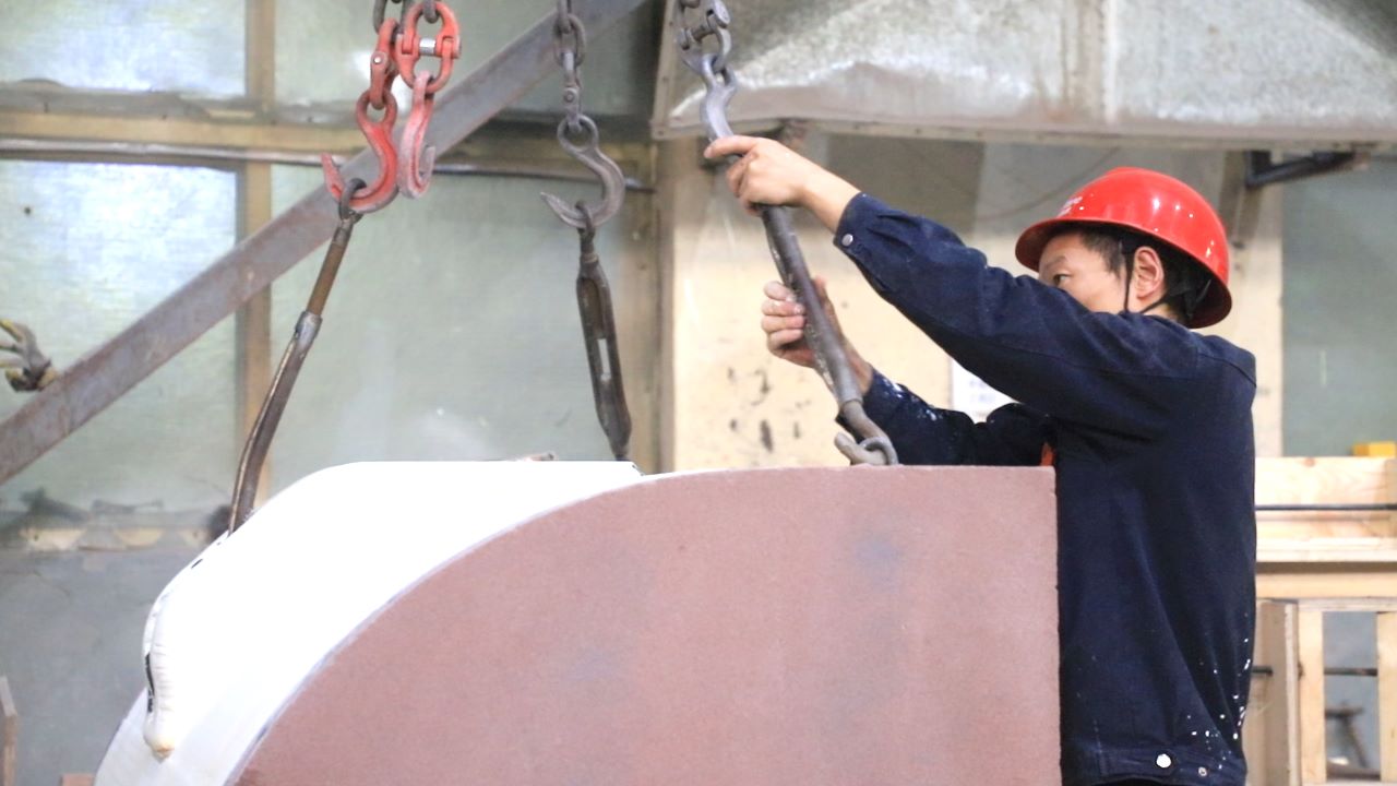 大型鑄鋼件型砂為何需要打磨？