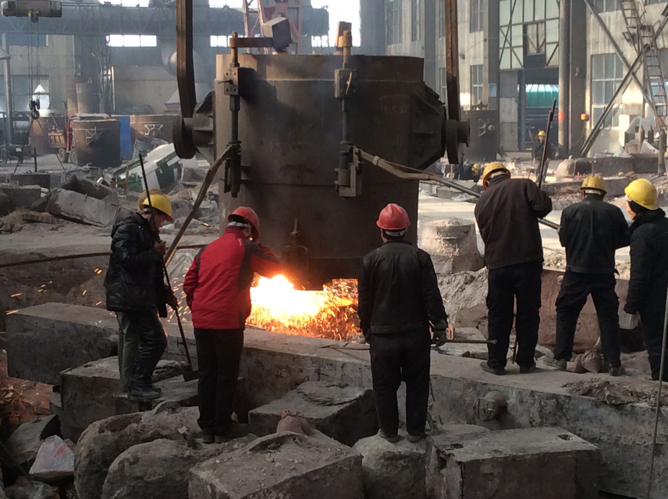 騰飛鑄鋼鑄鋼件澆注現(xiàn)場